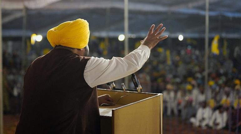 Mann tore into Badals and Captain in Bathinda, appealed to people to vote for a sincere leader Khuddian