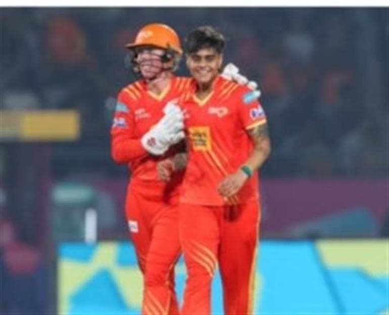 WPL 2026: Gujarat Girls Secure Playoff Spot with Victory Over Mumbai Indians 