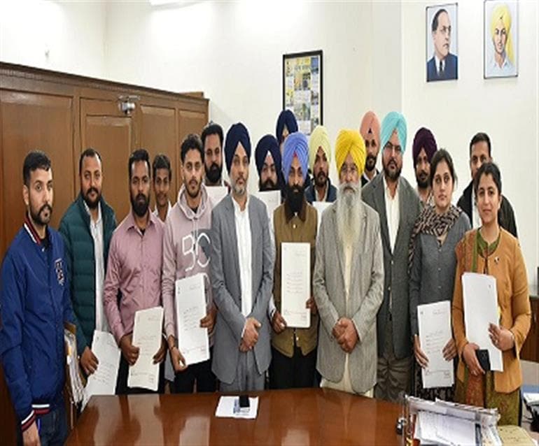 Khudian hands over appointment letters to 13 agriculture sub-inspectors