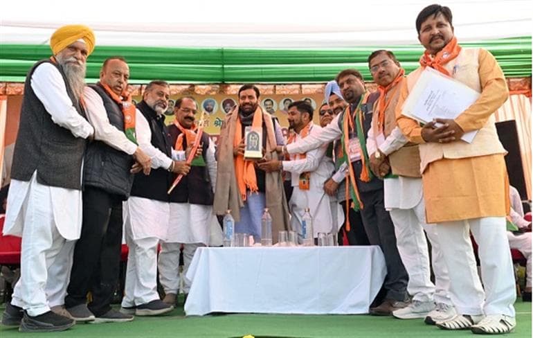 AAP has surpassed Congress in corruption- CM