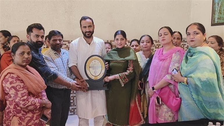 MP Meet Hayer Honours 100 Women Entrepreneurs in Barnala