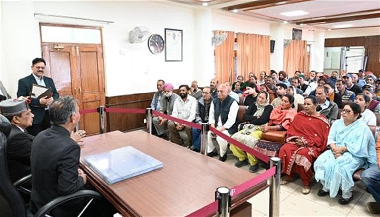 Delegation from Kandaghat meets Chief Minister