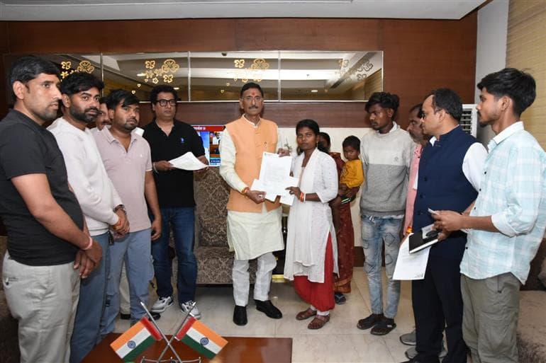 Financial Assistance Provided to Families of Workers Who Lost Their Lives in Sidhrawali Accident