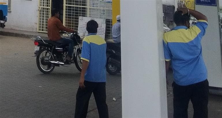 Panic in Punjab Over Rumors: Crowds Flock to Petrol Pumps Amid Fears of Fuel Shortage