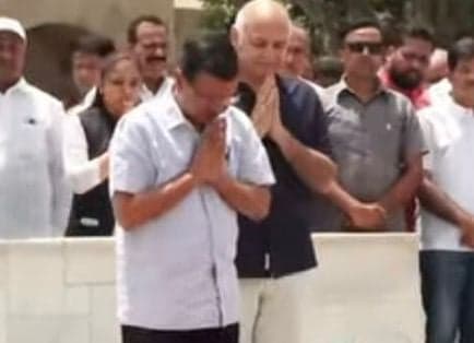 Arvind Kejriwal, Manish Sisodia Refuse Court Appearance; Pay Tribute at Rajghat