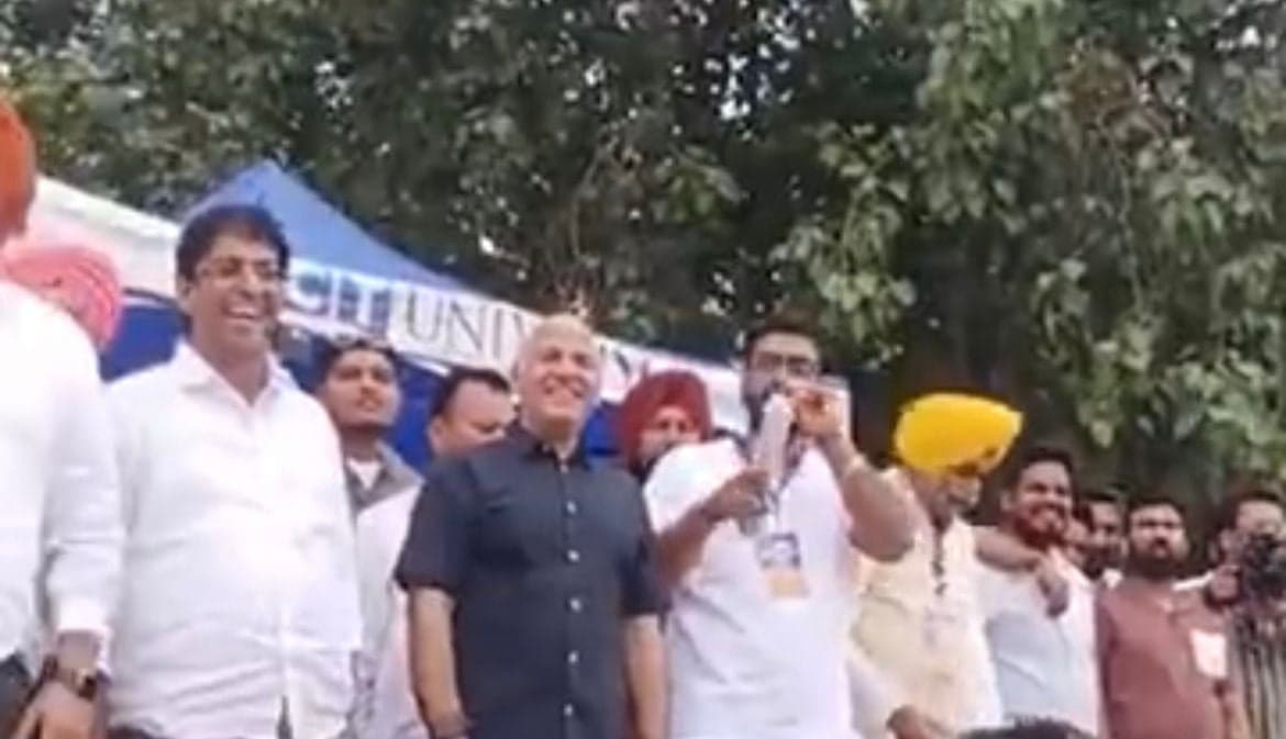 AAP Faces Internal Turmoil After 6 Rajya Sabha MPs Quit Party; Emergency Meeting Held in Jalandhar