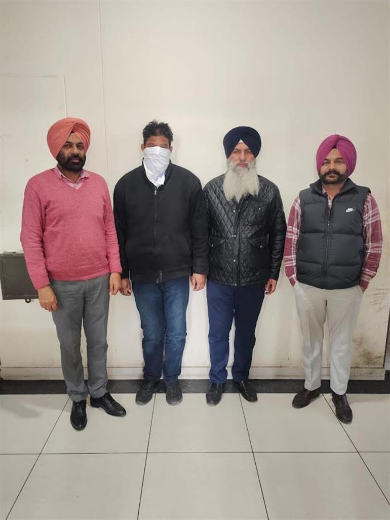 Vigilance Bureau Arrests CIA Khanna Head Constable While Accepting ₹5.20 Lakh Bribe