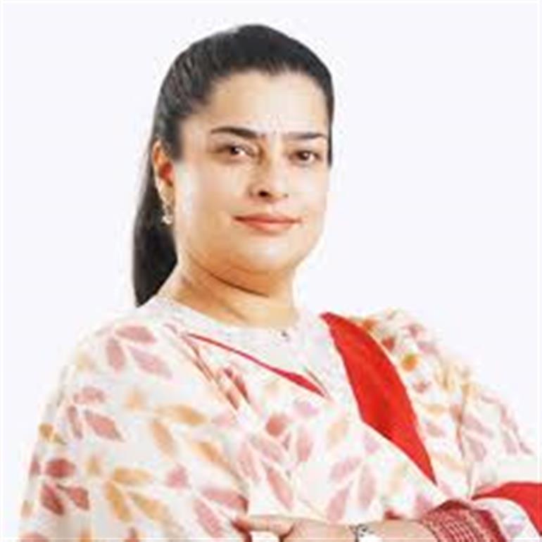 Shruti Choudhry holds meeting with officers on upcoming budget