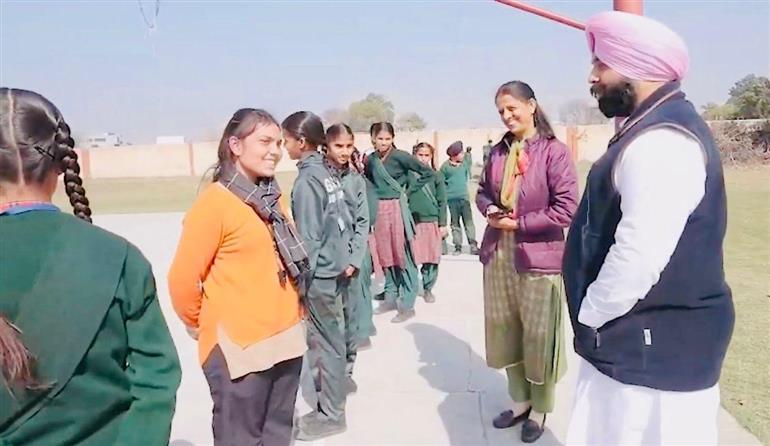 Harjot Singh Bains Conducts Surprise Visit to Mohali Government School, Seeks DPR for Modernisation Within a Week 