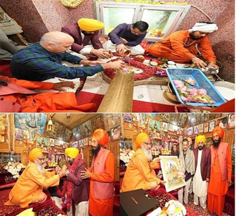 On Maha Shivratri, Kejriwal & Mann pay obeisance at Sri Rankeshwar Mahadev Temple