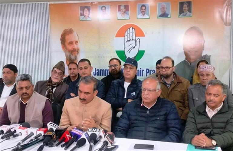 HP CM slams FTAs in Srinagar, warns of crisis for apple growers in Himachal & J&K