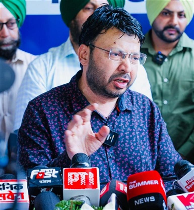 Dr. Ravjot seeks intervention of MEA to ensure safe evacuation of Punjabis stranded in Middle of East