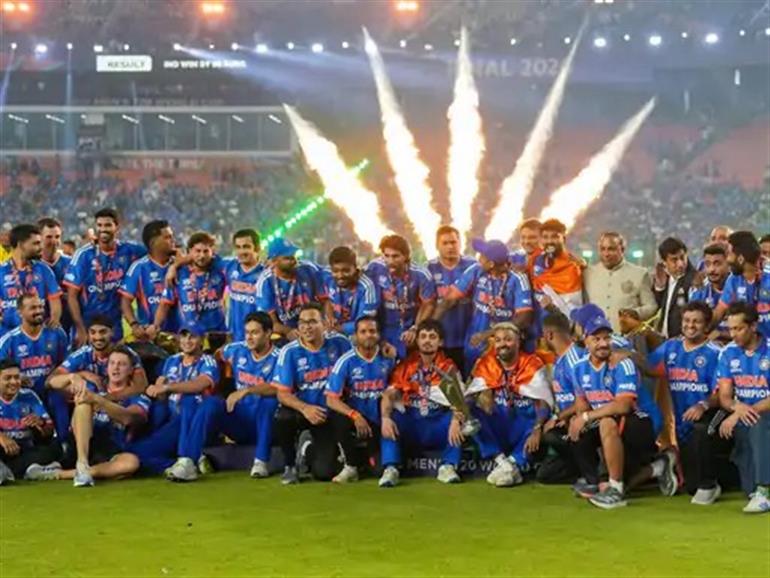 Cricket Legends Applaud India’s T20 World Cup Triumph; Dhoni Tells Coach Gambhir — “A Smile Suits You”