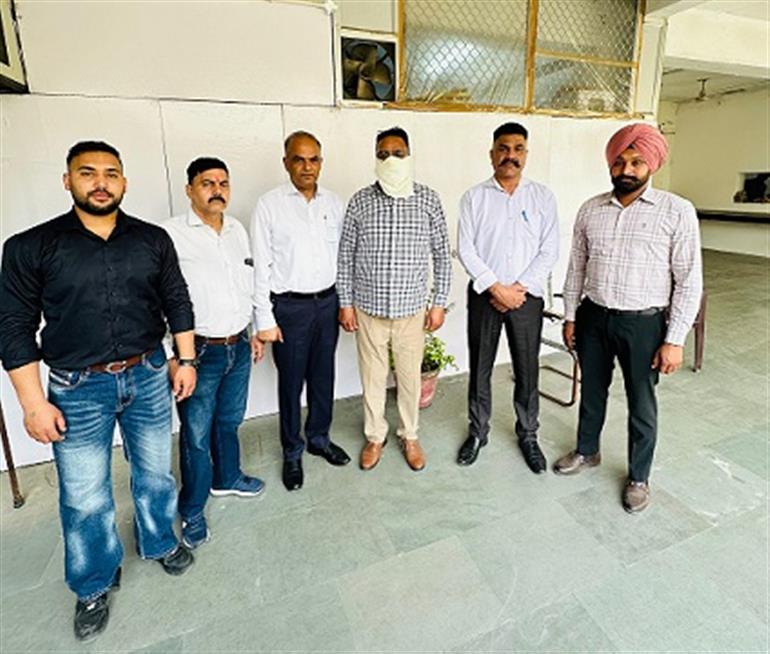 Vigilance Bureau nabs ASI red handed accepting bribe of Rs 8,000