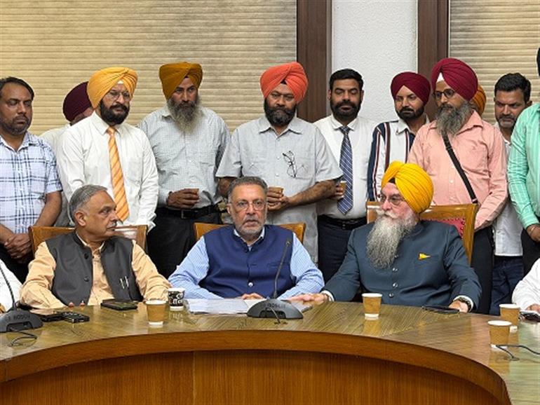 Speaker Sandhwan and Health Minister held a meeting with EDAP Delegation in Punjab Vidhan Sabha