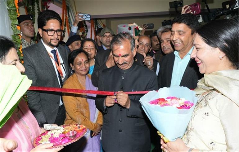 Patients receiving world-class robotic surgery facility within State: CM