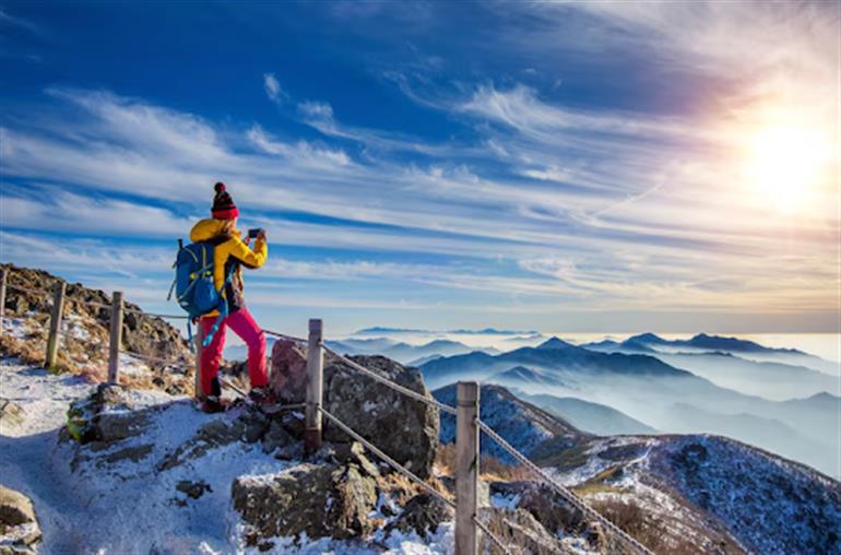 Kashmir or Nepal: Which Himalayan Destination Should You Choose This Year?