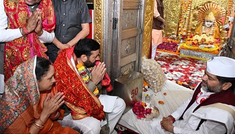 CM Saini, accompanied by wife, pays obeisance at Mata Mansa Devi Temple on first day of Navratri