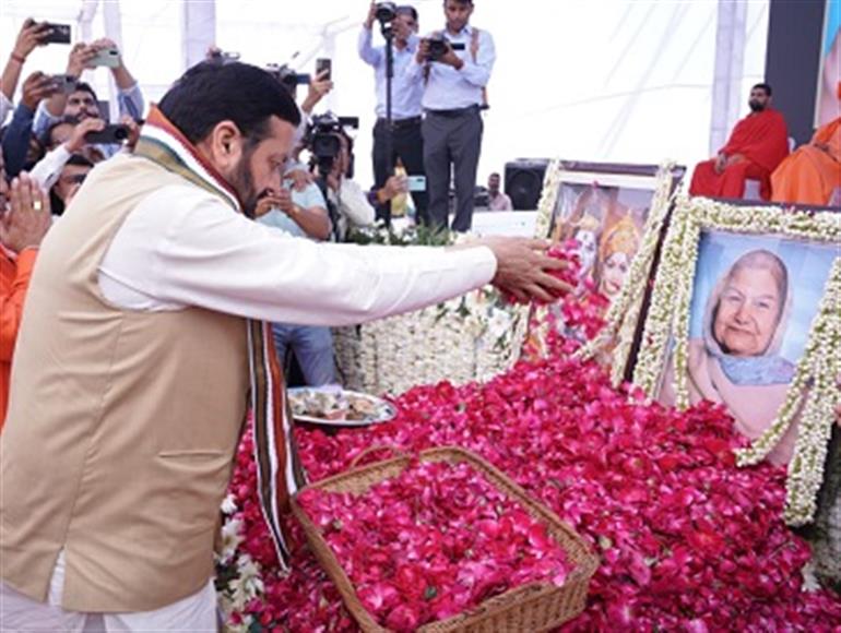 CM pays tribute to Speaker Harvinder Kalyan’s mother