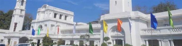 Breaking : Major Security Breach at Delhi Assembly: Car Breaks Through VIP Gate, Three Detained