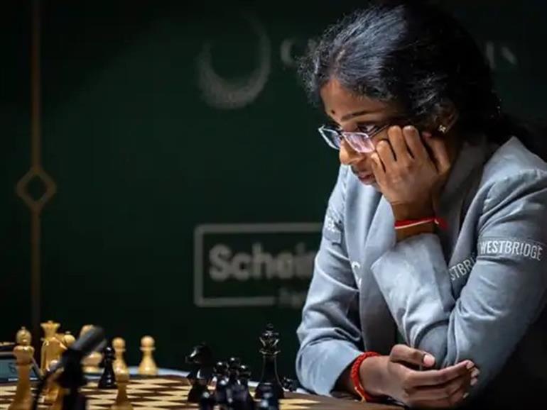 Vaishali’s Brilliant Win Keeps Her on Top in Candidates Tournament