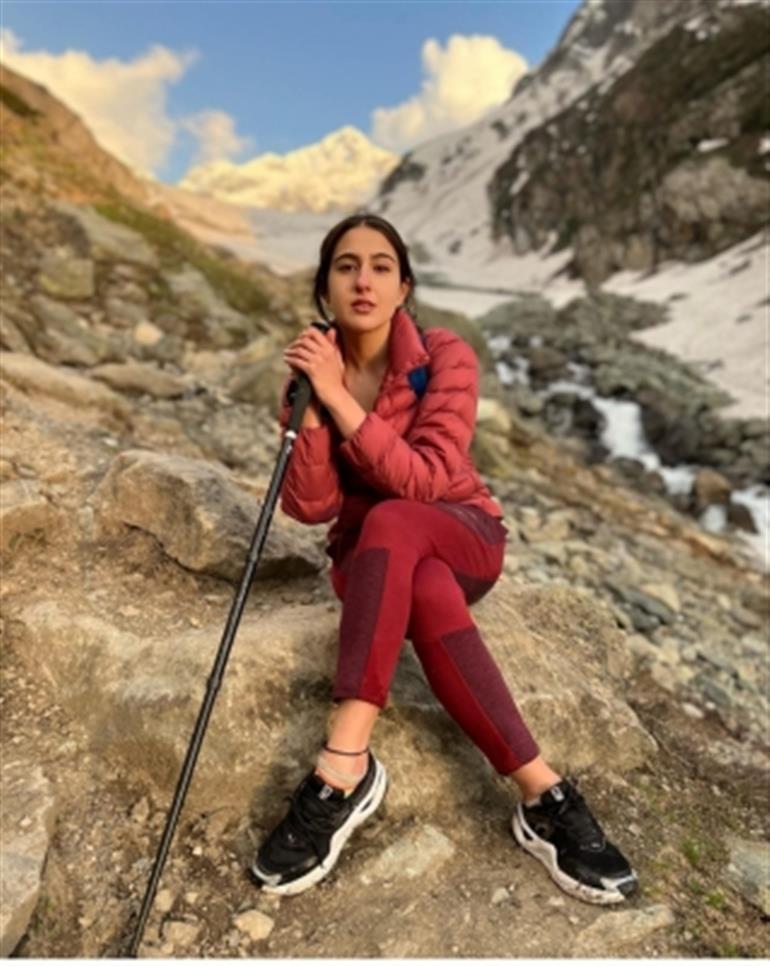 Sara Ali Khan aims for work life balance with Kashmir trek