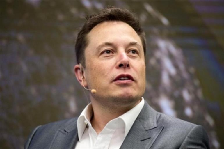 Elon Musk calls Trump's 'Truth Social' app a 'Trumpet' and 'right-wing