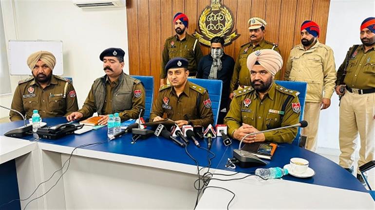 SBS Nagar Police Busts a Gang of Opium Smugglers Having an International Supply Network through Postal Services