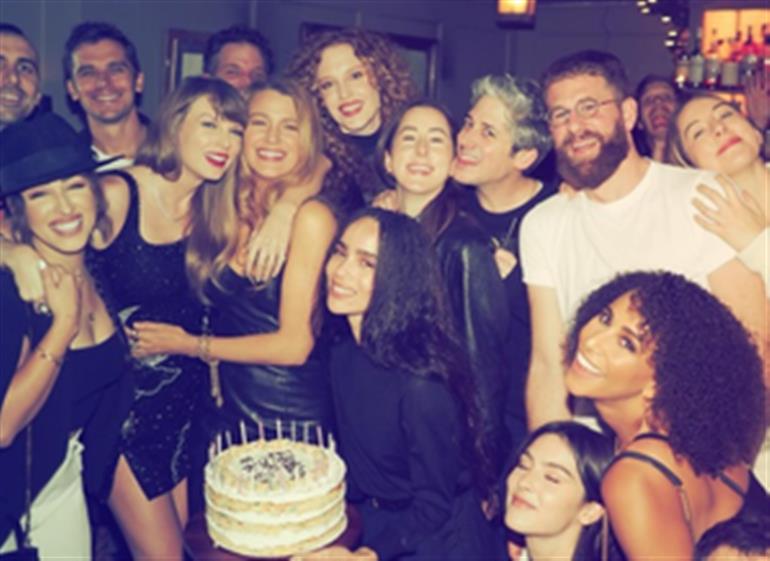 Taylor Swift celebrates birthday with Blake Lively, Gigi Hadid, Zoe Kravitz(01)
