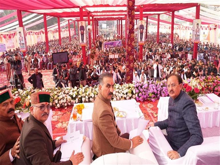 Himachal CM Sukhu Distributes Relief Package to the disaster affected Sirmaur District