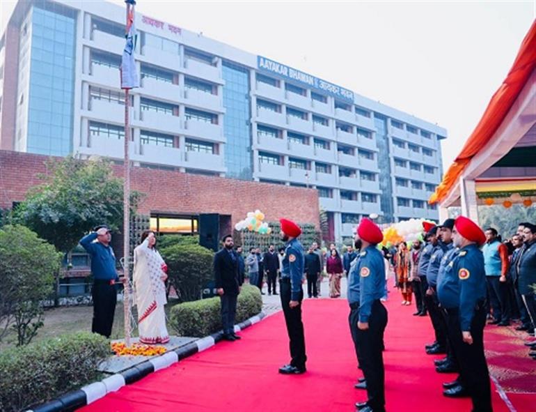 75th Republic day celebrated with Patriotic spirit at Aayakar Bhawan Chandigarh