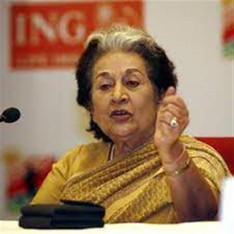 Chief Minister enquires well being of Vidya Stokes at IGMC