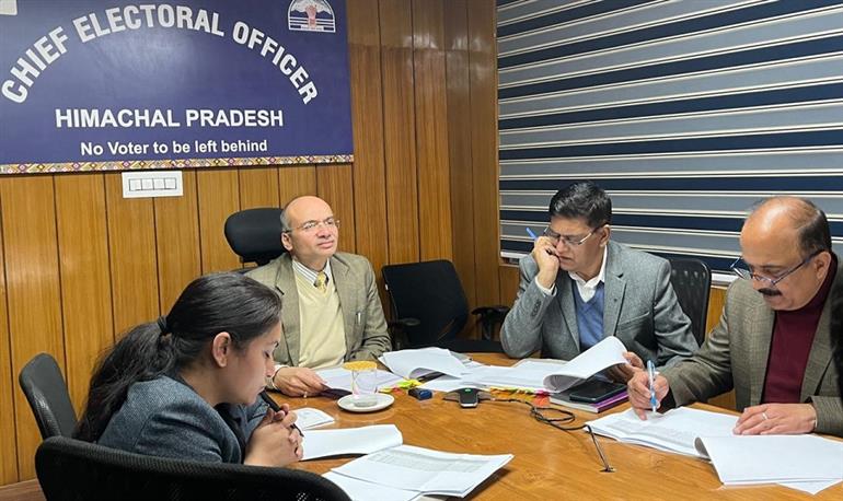 Himachal CEO emphasizes on timely delivery of EPIC cards