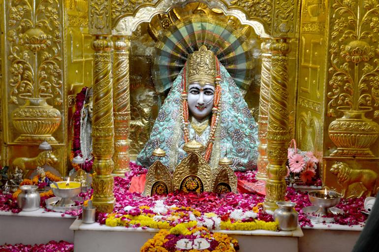 Haryana CS pays obeisance at Mata Mansa Devi Temple