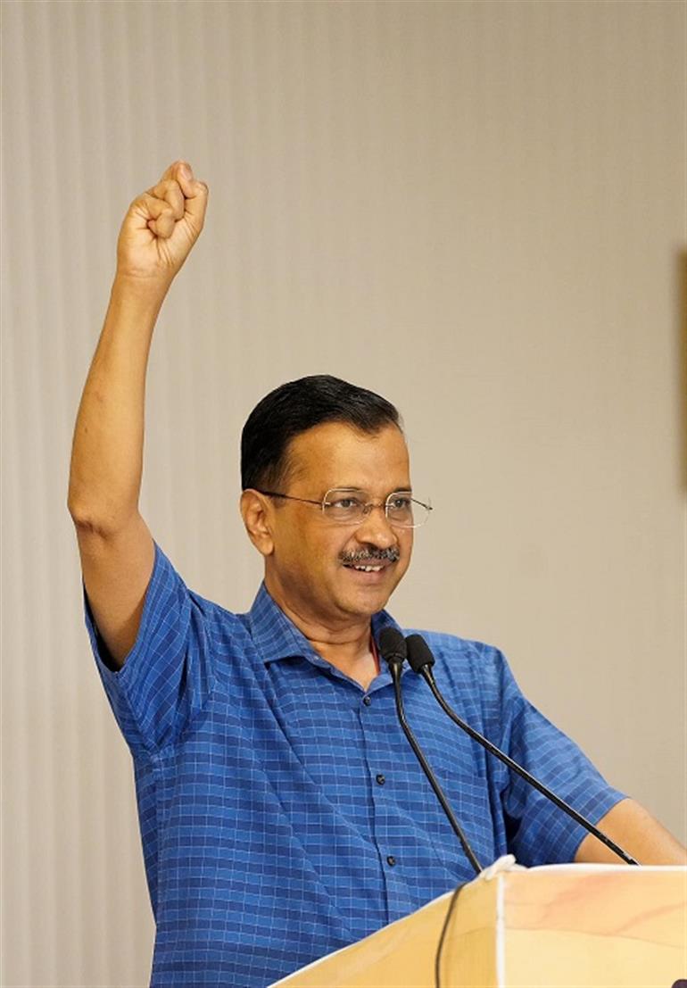 Arvind Kejriwal and CM Mann held a meeting with party leaders and workers in Amritsar