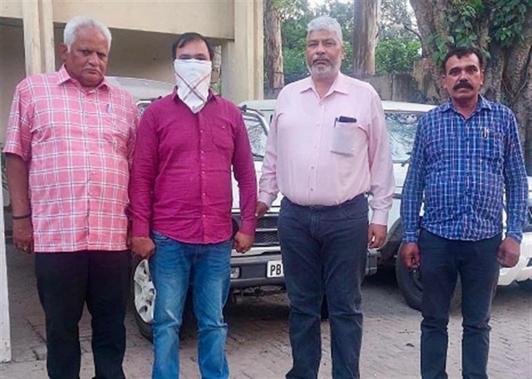 Vigilance Bureau arrests Ludhiana Municipal Corporation Clerk accepting Rs 11500 bribe for correction in birth certificate