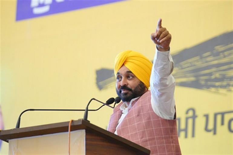 &39;Now instead of swords, we are fighting against injustice and oppression with our votes, support us&39; Mann&39;s appeal to the people of Sri Anandpur Sahib