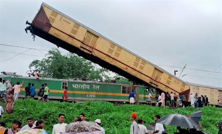 Train accident : 15 dead, 60 injured as goods train collides with Kanchanjungha Express in West Bengal