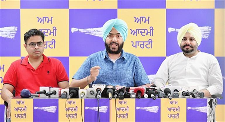  BJP is doing a drama of being pro-farmers, if their concern is real then they should make MSP guarantee law : AAP