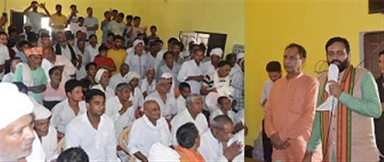 CM Convoy Reaches Dodwah Village in Sonipat on the Way to Delhi