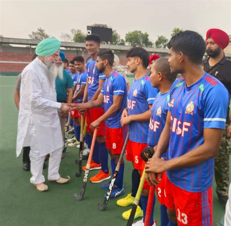  Punjab Vidhan Sabha Speaker Felicitates Hockey Players with Cash Prizes