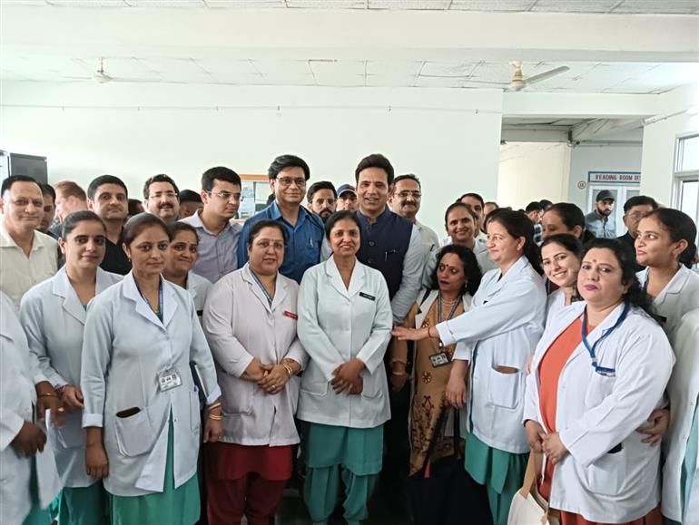 Himachal : R.S. Bali Announces Groundbreaking Kidney Transplant at Tanda Medical College