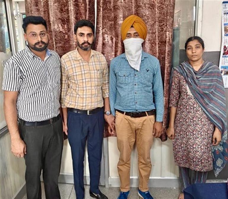 Vigilance Bureau arrests Patwari taking Rs 5,500 bribe for mutation of land
