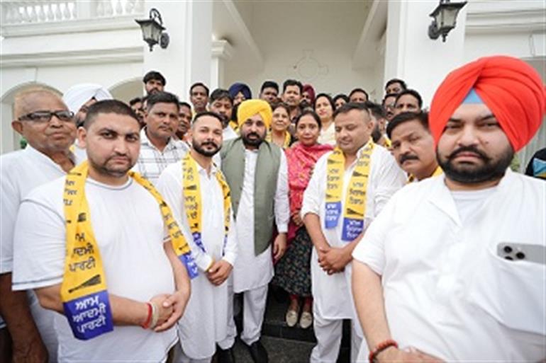  Big leaders of BJP, Congress & Akali Dal joined AAP