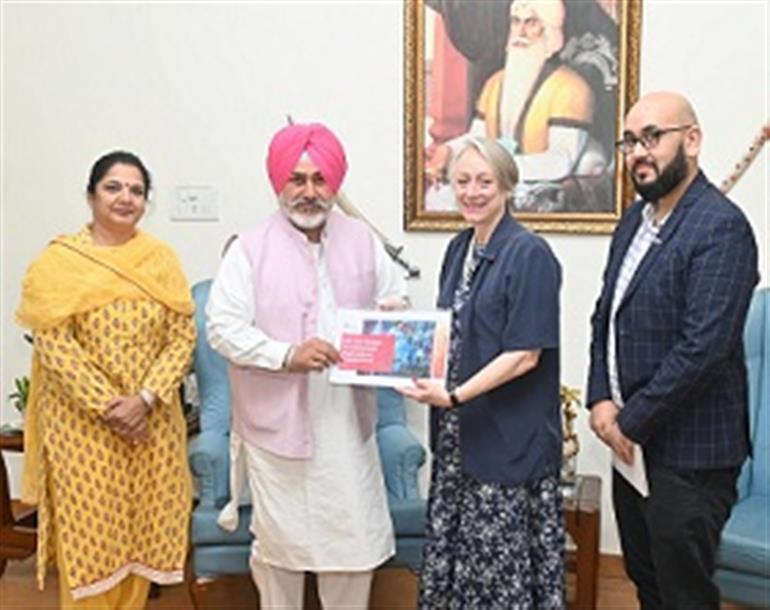 Punjab explores further opportunities for litchi export to UK