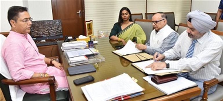 Punjab Inks MoU with IIT Ropar to impart training in emerging drone