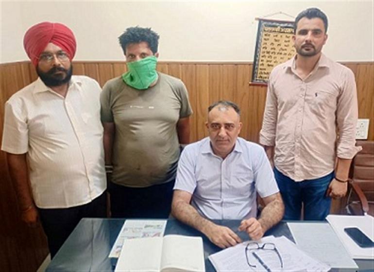 Vigilance Bureau nabs private person taking Rs 1,50,000 bribe