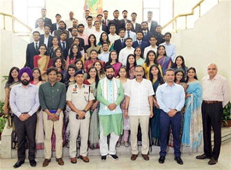 CM felicitates 61 candidates from Haryana selected in IAS & Other Services
