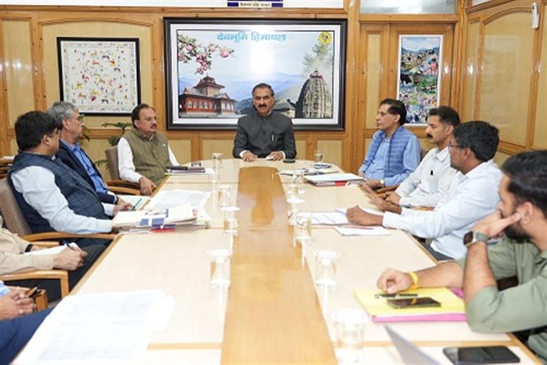 CM Sukhu advocates for enhancing solar power generation in State