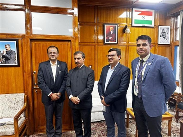 Regional Director of RBI calls on Chief Minister Sukhu